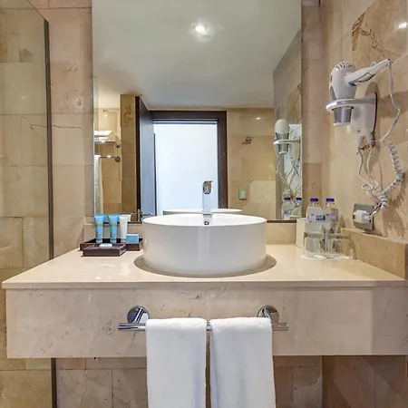Royalton Splash Punta Cana, An Autograph Collection All-Inclusive Resort & Casino Bathroom photo